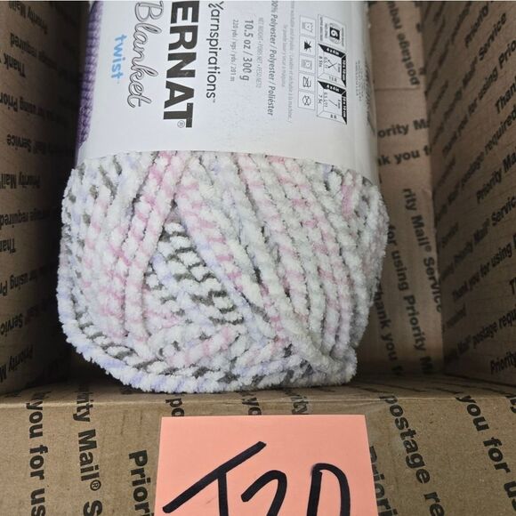 Bernat Blanket Twist Yarn LILAC GROVE 10.5 OZ SKEIN - Picture 8 of 8